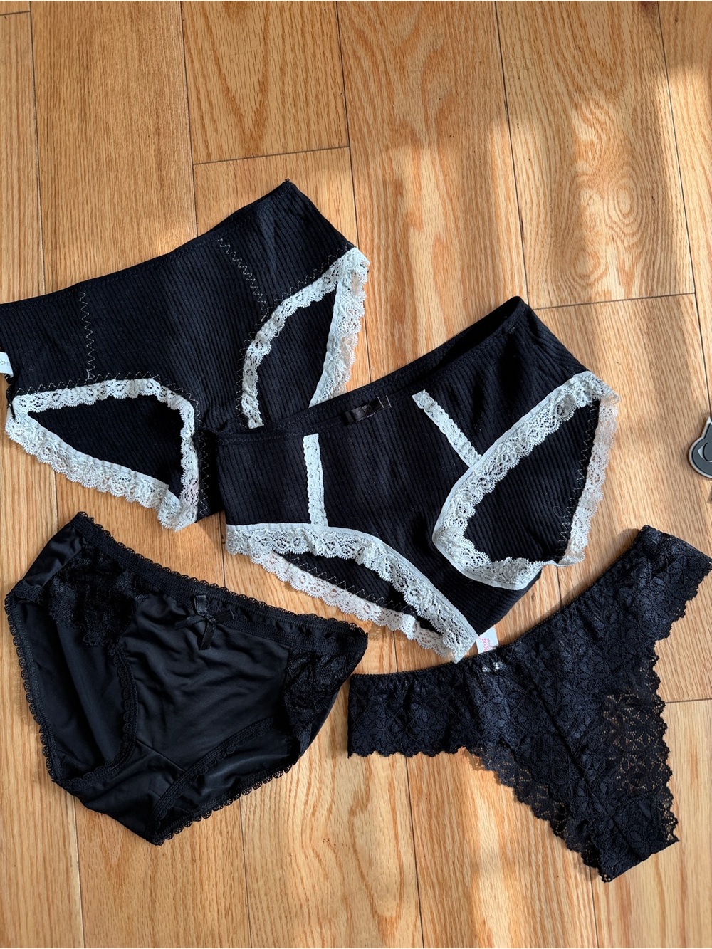 Black Lace-Trim Women’s Briefs – Pack of 4